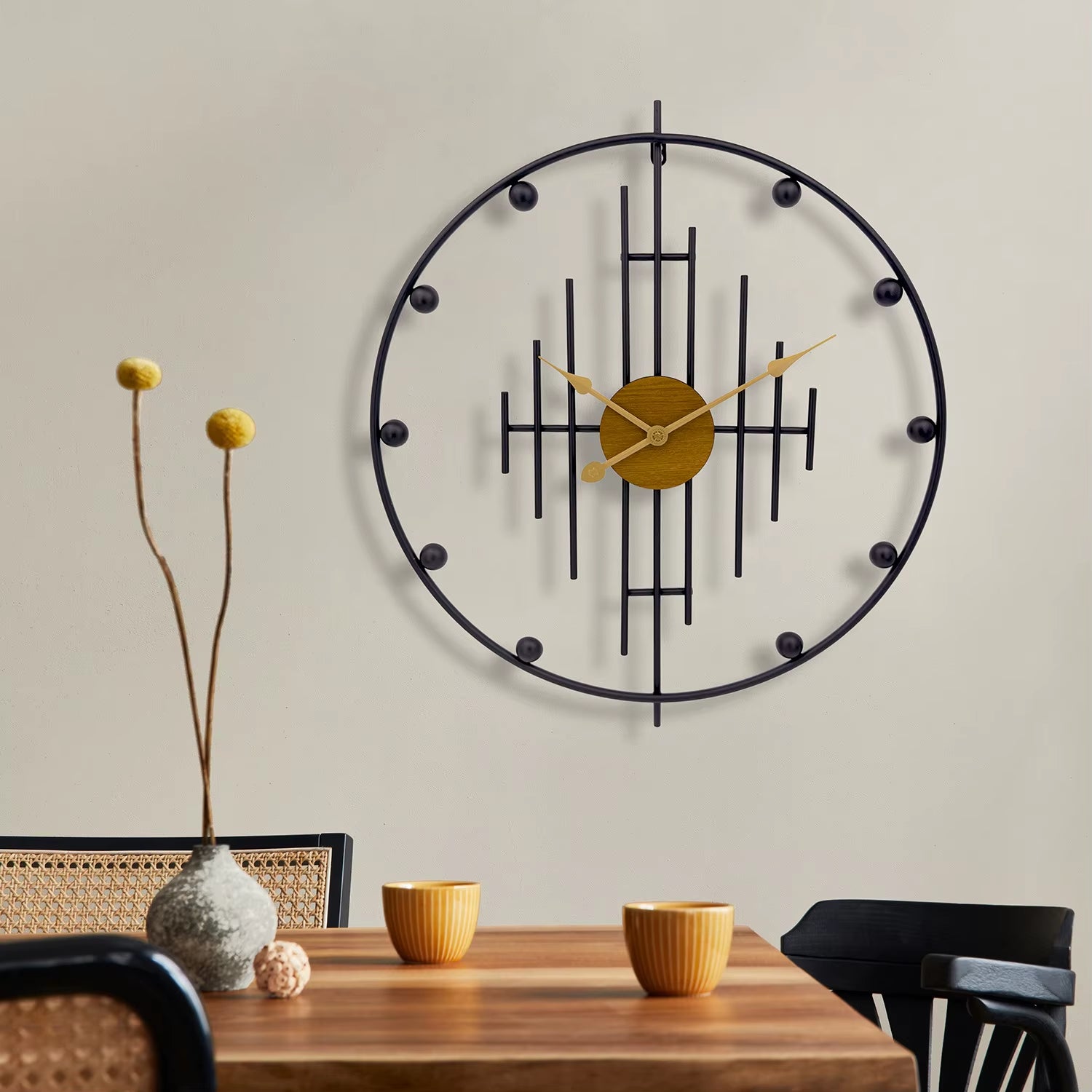 Modern Minimalist and Fashionable Living Room Clock, High-End Creative Iron Decoration Clock