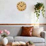 Horloge Murale Vintage "Timber" – Bois Naturel & Grands Chiffres Noirs - Vignette | La Belle Horloge