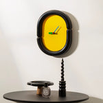 Horloge Murale Arty "Nua" – Design Ovale Acrylique & Style Scandinave - Vignette | La Belle Horloge