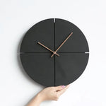 Horloge Murale Scandinave Noire en Bois – Design Minimaliste & Quartz Silencieux - Vignette | La Belle Horloge
