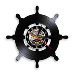 Horloge Murale "Conquérant" – Gouvernail en Vinyle & Design Laser Art - Vignette | La Belle Horloge