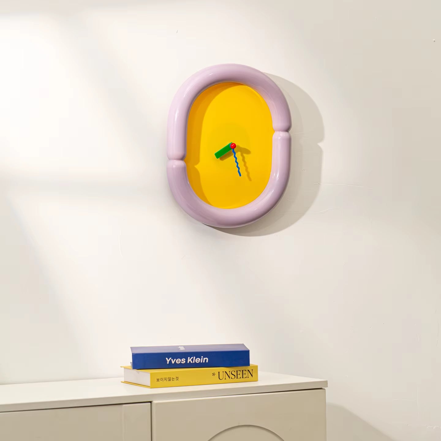 Creative Art Wall Clock Living Room Bedroom Clock Cream Wind Nordic Shaped Acrylic Wall Hanging Decorative Oval Art Wall Clock
