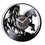 Horloge Murale Vinyle "Chevaux Sauvages" – Design Équin 3D & Éclairage LED - Vignette | La Belle Horloge