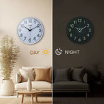 Horloge Murale LED Silencieuse Capteur Lumière – Chambre Nuit Automatique - Vignette | La Belle Horloge