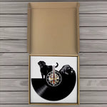 Horloge Murale "Pug & Friends" – Vinyle Recyclé & Design Multi-Races Canines - Vignette | La Belle Horloge