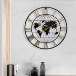 Horloge industrielle murale  – Design Mappemonde & Chiffres Romains - Vignette | La Belle Horloge