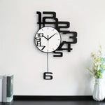 Horloge Murale Design Originale – Chiffres Géants Déconstruits Noir et Blanc - Vignette | La Belle Horloge