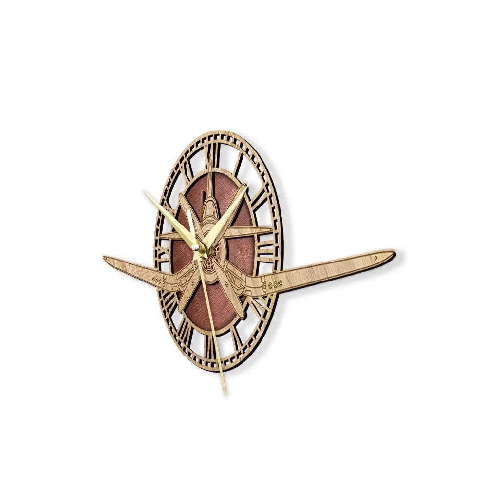 Vue de profil de l’horloge murale Corsair F4U-4 montrant l’épaisseur et la structure ajourée en bois multicouche