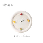 Horloge murale de cuisine design crème — minimaliste et silencieuse - Vignette | La Belle Horloge
