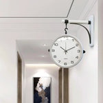 Horloge Double Face Oslo – Métal Scandinave pour Salon et Bureau - Vignette | La Belle Horloge