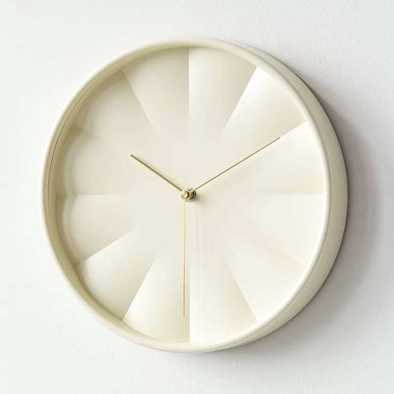 Black Light Luxury Minimalist Wall Clock Personality in the Ancient Style Clock Art High Sense Decorative Wordless Clock