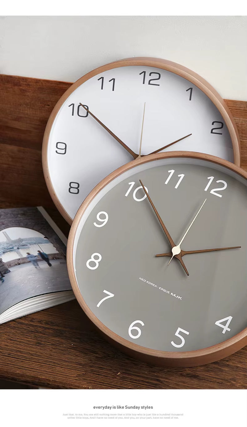 Silent Wall Clock in the Porch Restaurant, Fashionable Wood Clock