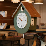 Horloge Coucou en Bois Massif – Annonce Sonore & Capteur de Lumière Intelligent - Vignette | La Belle Horloge
