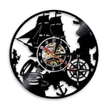 Horloge Murale "Conquérant" – Gouvernail en Vinyle & Design Laser Art - Vignette | La Belle Horloge