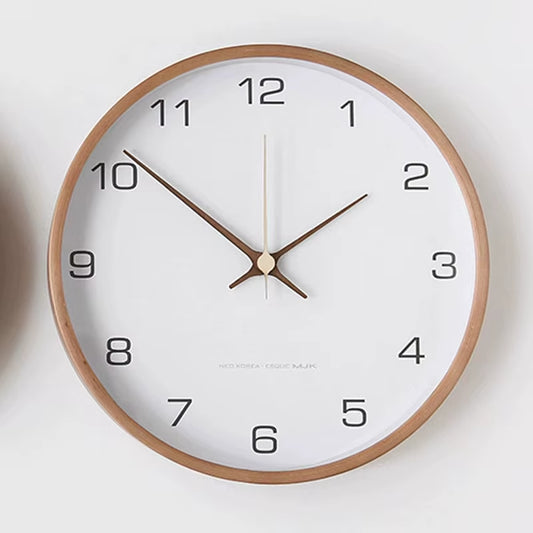 Silent Wall Clock in the Porch Restaurant, Fashionable Wood Clock