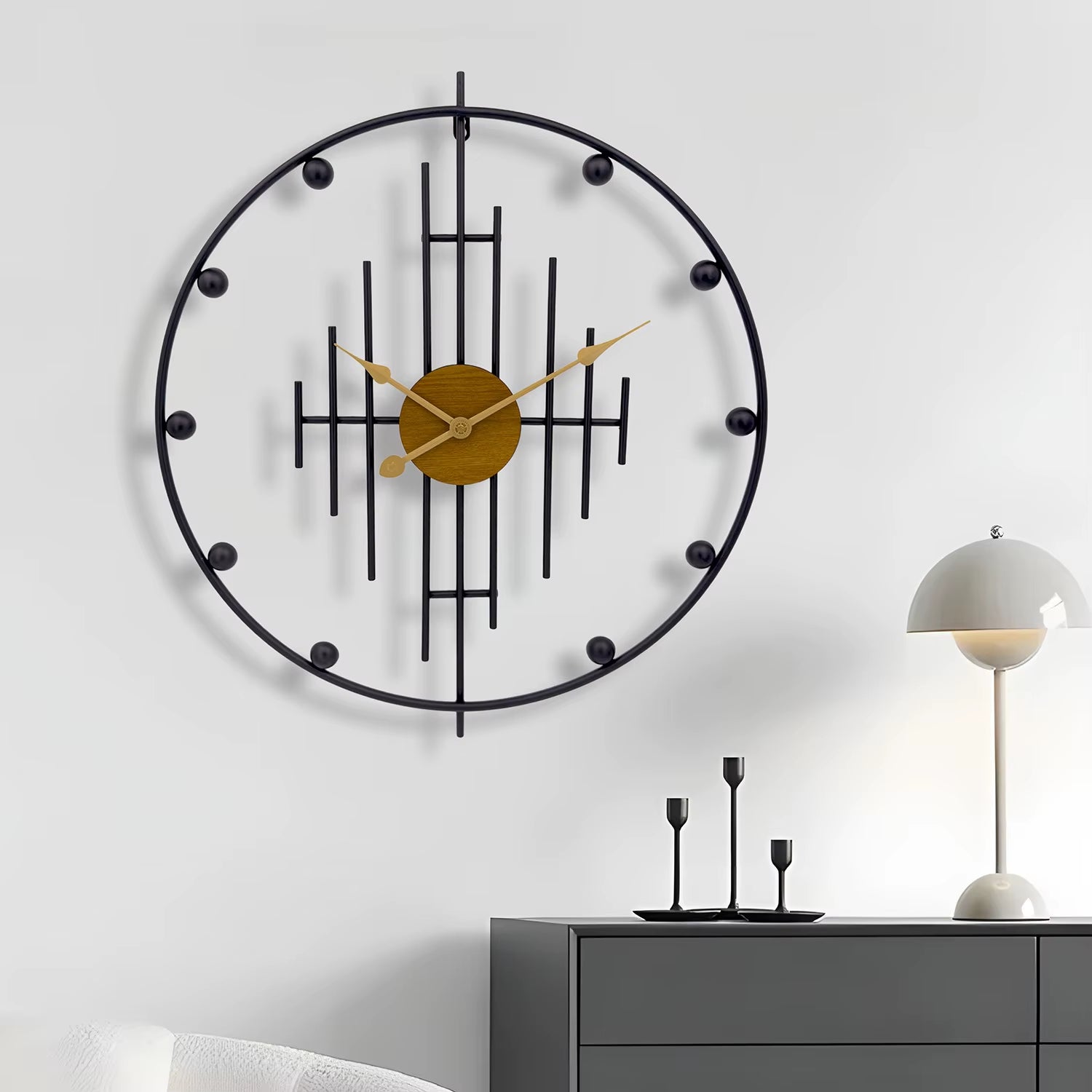 Modern Minimalist and Fashionable Living Room Clock, High-End Creative Iron Decoration Clock