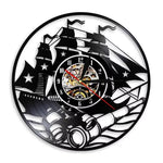 Horloge Murale "Conquérant" – Gouvernail en Vinyle & Design Laser Art - Vignette | La Belle Horloge