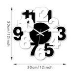 Horloge Murale "Black & White Splicing" – Design Créatif & Chiffres Arabes - Vignette | La Belle Horloge