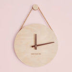 Horloge Murale Bois Suspendue – Style Nordique & Corde Naturelle - Vignette | La Belle Horloge