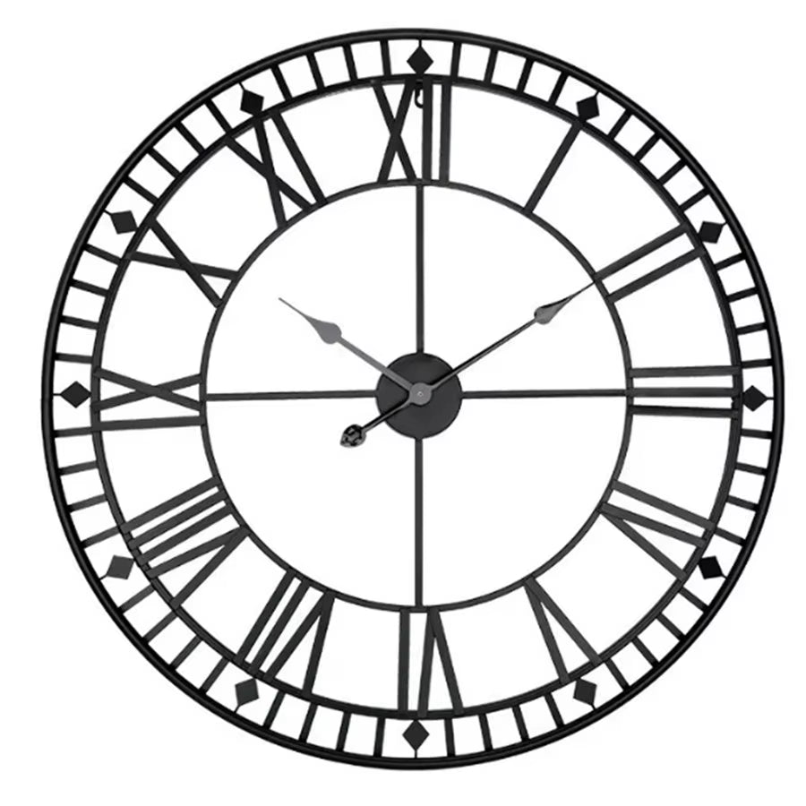 Horloge murale industrielle grand format 80 cm avec structure métal ajourée et chiffres romains élégants