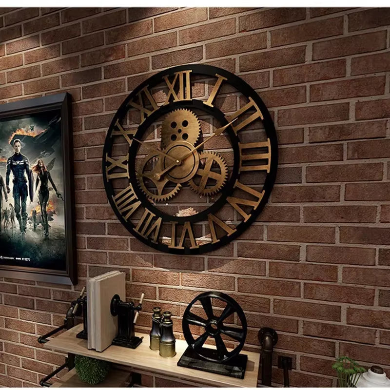 Horloge murale industrielle vintage avec mécanisme d'engrenages décoratifs et chiffres arabes, parfaite pour une décoration murale style factory