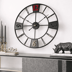 Horloge Murale en Métal Noir – Design Industriel Ajourée Chiffres Romains - Vignette | La Belle Horloge